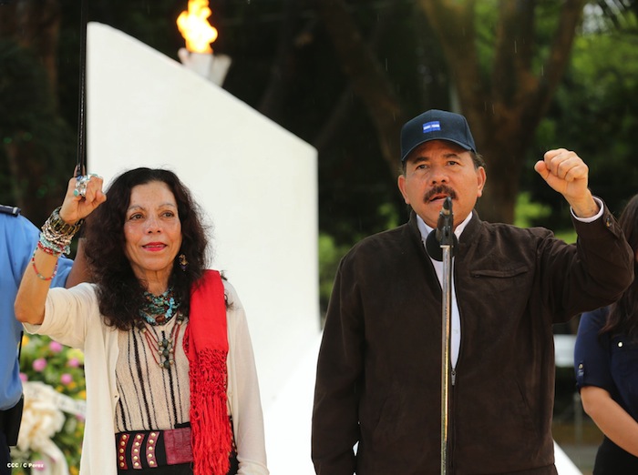 Daniel y Rosario conmemoran 77 Natalicio del Comandante Carlos Fonseca Amador