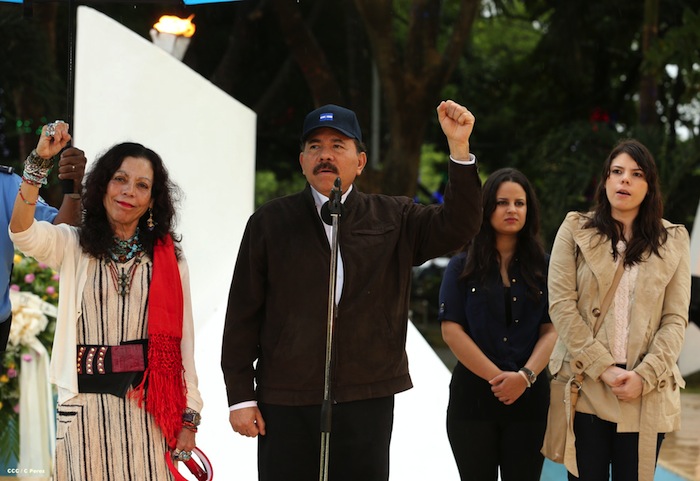 Daniel y Rosario conmemoran 77 Natalicio del Comandante Carlos Fonseca Amador