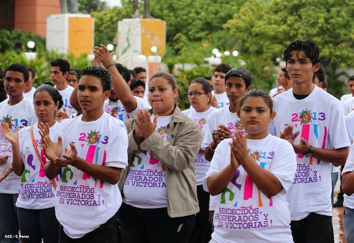 Daniel y Rosario conmemoran 77 Natalicio del Comandante Carlos Fonseca Amador