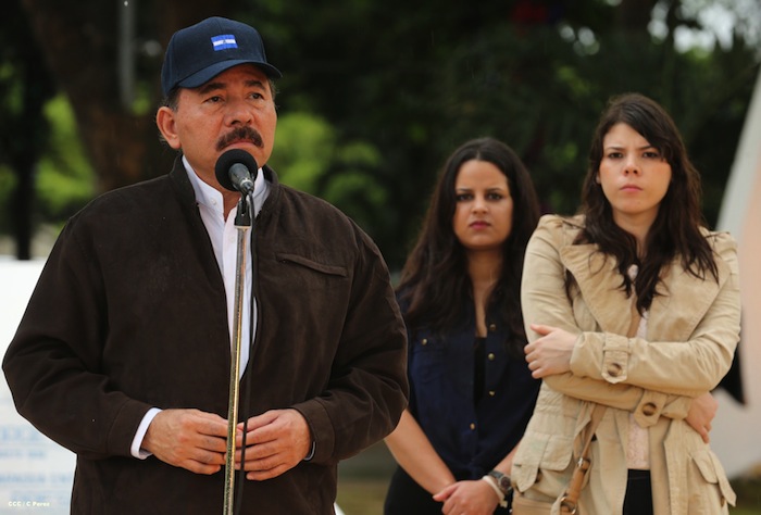 Daniel y Rosario conmemoran 77 Natalicio del Comandante Carlos Fonseca Amador