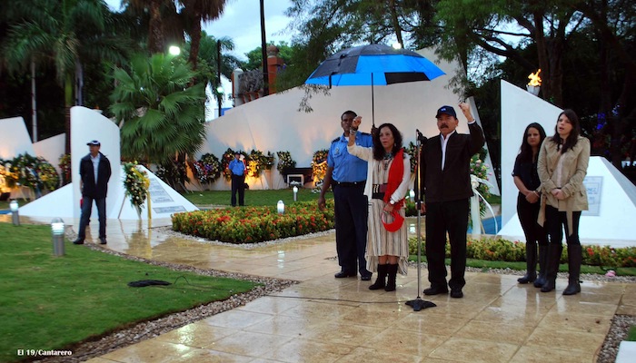 Daniel y Rosario conmemoran 77 Natalicio del Comandante Carlos Fonseca Amador