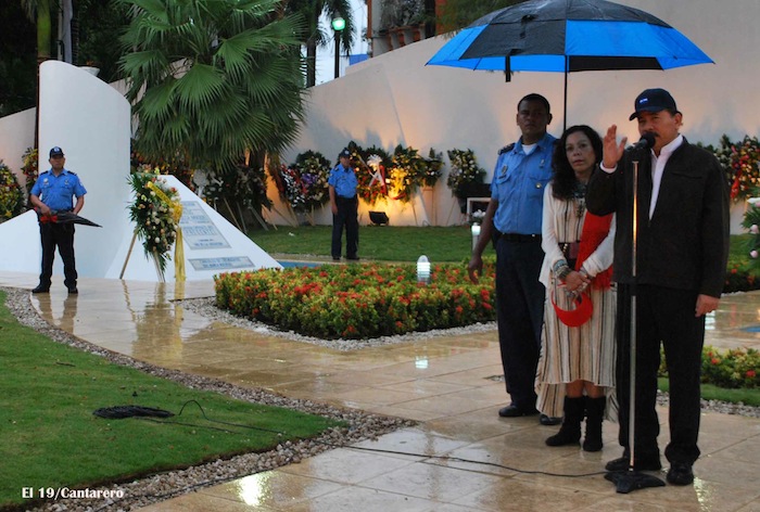 Daniel y Rosario conmemoran 77 Natalicio del Comandante Carlos Fonseca Amador