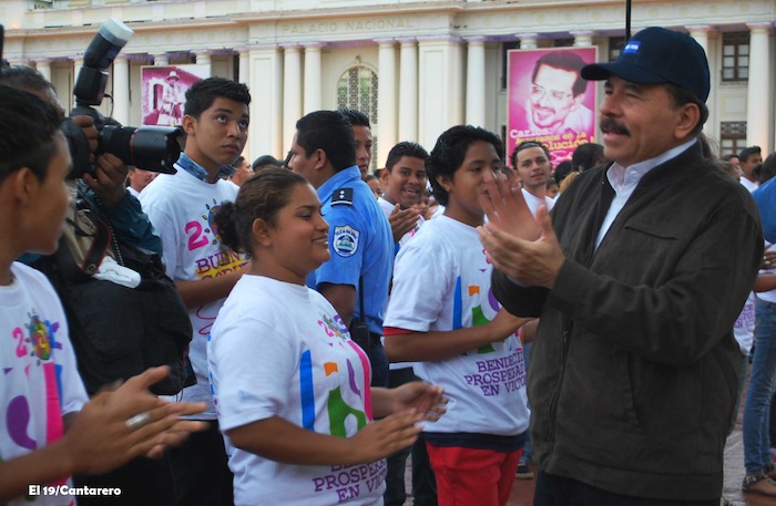 Daniel y Rosario conmemoran 77 Natalicio del Comandante Carlos Fonseca Amador