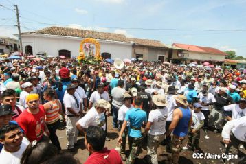 Desborde de fe, devoción y cultura para celebrar a Tata Chombo