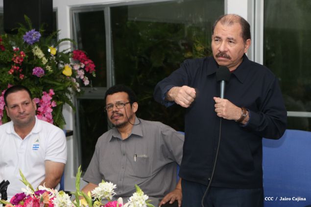 Daniel abandera a atletas que participarán en Juegos Mundiales Indígenas y en el Panamericano de Béisbol Infantil AA