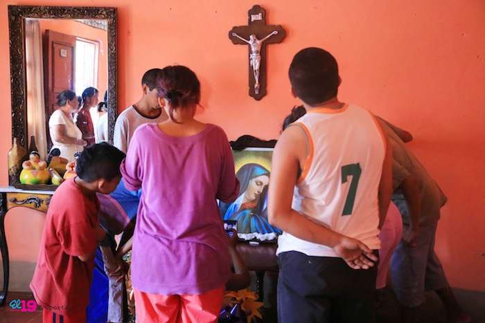 Pintura de la Virgen Dolorosa derrama lágrimas y causa conmoción en población de Granada