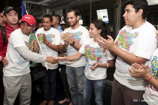 Chocolatito retorna a Nicaragua tras su histórica y contundente victoria ante Brian Viloria