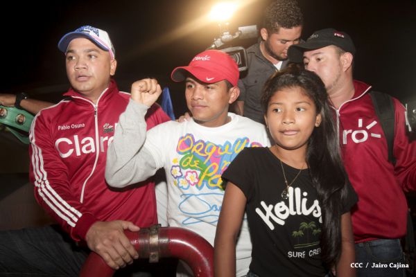 Chocolatito retorna a Nicaragua tras su histórica y contundente victoria ante Brian Viloria