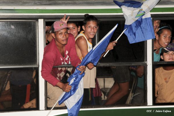 Chocolatito retorna a Nicaragua tras su histórica y contundente victoria ante Brian Viloria