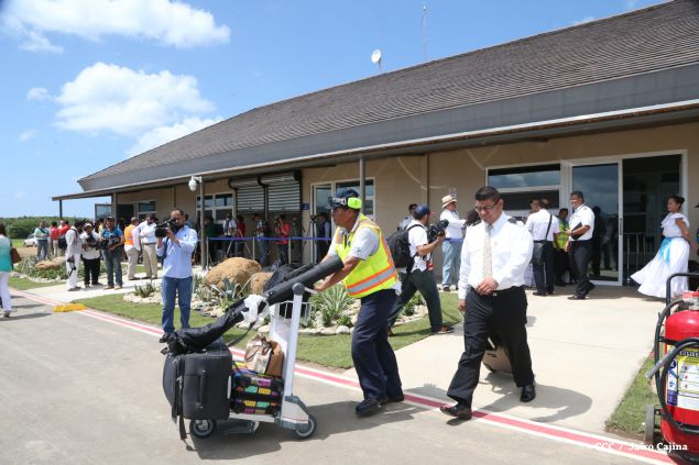 Inauguran Aeropuerto de Costa Esmeralda en Guacalito de la Isla