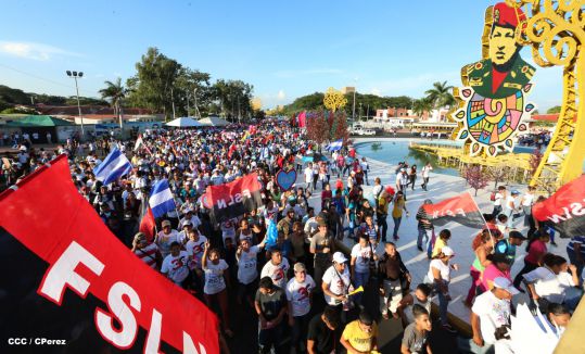 Chocolatito participa en Caminata por el Trabajo y la Paz