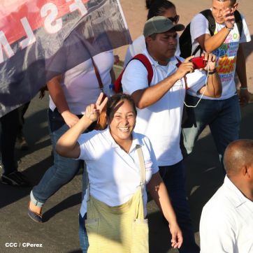 Chocolatito participa en Caminata por el Trabajo y la Paz