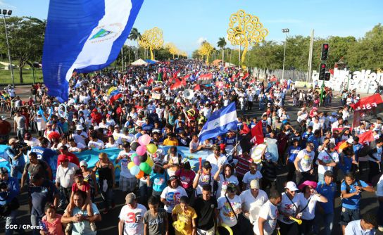 Chocolatito participa en Caminata por el Trabajo y la Paz