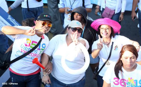 Chocolatito participa en Caminata por el Trabajo y la Paz