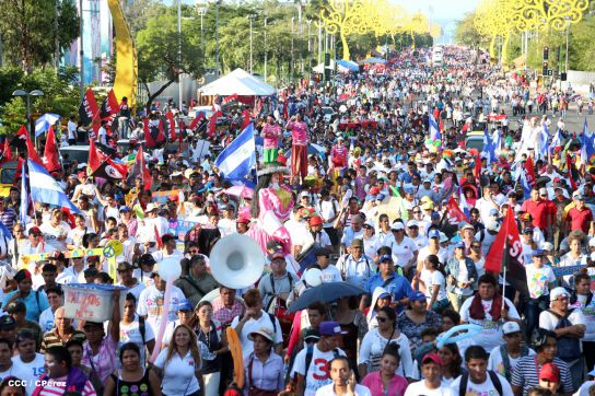 Chocolatito participa en Caminata por el Trabajo y la Paz
