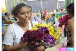 Productores y comerciantes presentan sus ofertas en Feria de las Flores