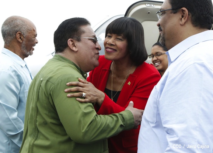 Arriba primera ministra de Jamaica