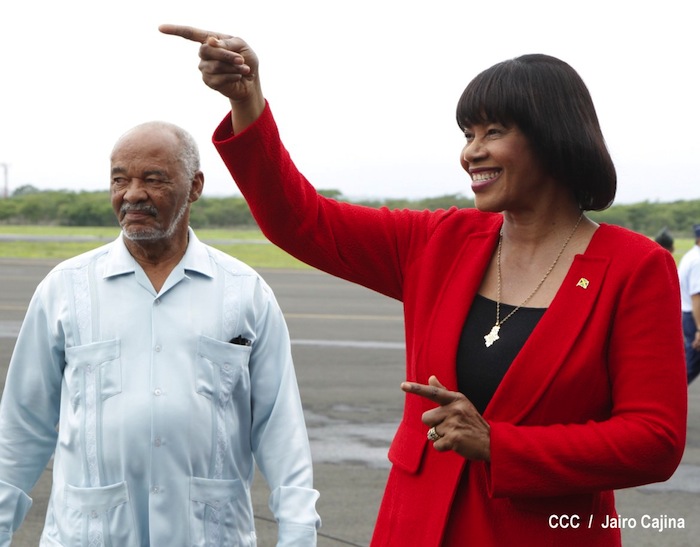 Arriba primera ministra de Jamaica