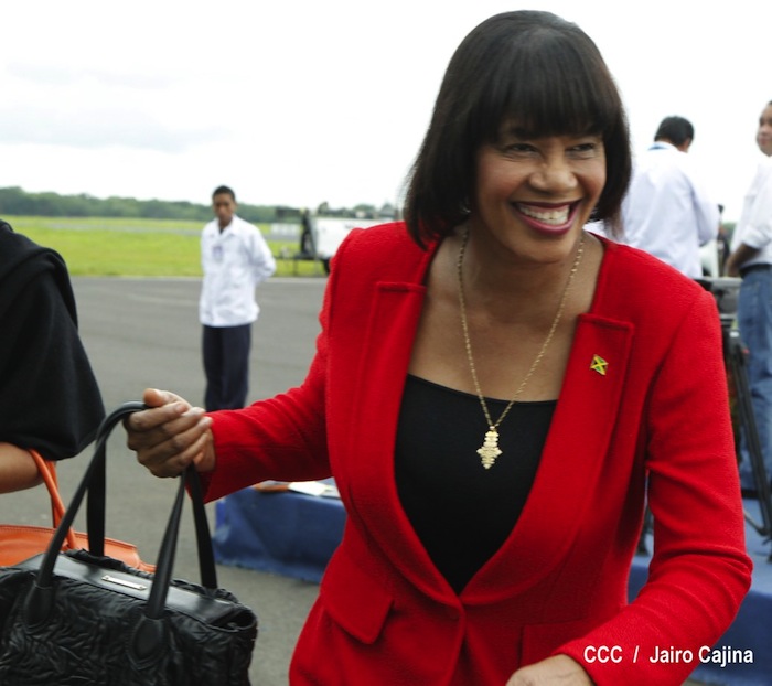 Arriba primera ministra de Jamaica