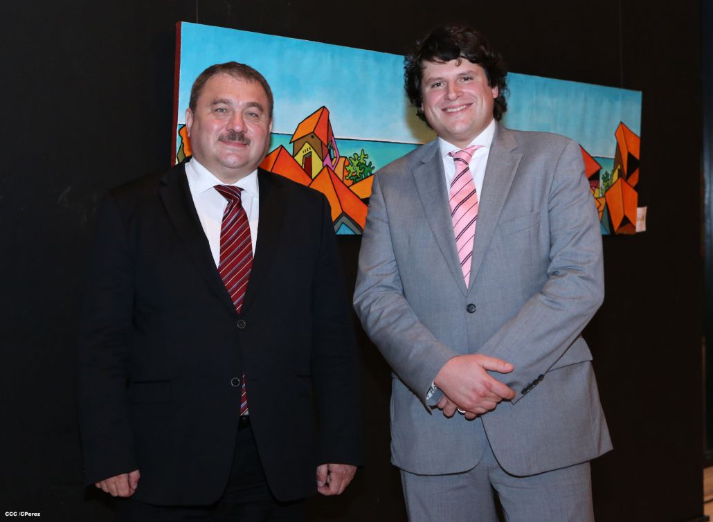 Ministra de Salud rusa desvela en Nicaragua busto del poeta Aleksandr Pushkin