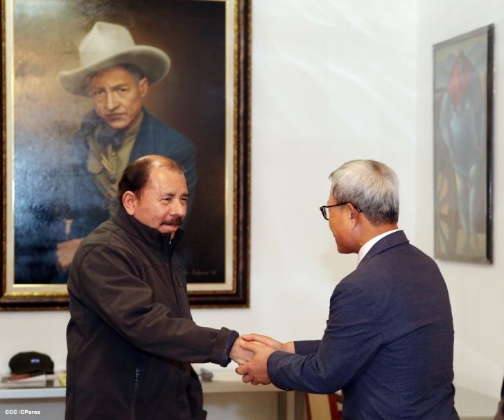 Presidente Daniel se reúne con el presidente del grupo empresarial coreano Sae-A Tecnotex S.A.