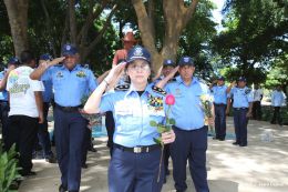Policía Nacional coloca ofrenda floral en Homenaje al Comandante Carlos Fonseca