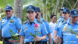 Policía Nacional coloca ofrenda floral en Homenaje al Comandante Carlos Fonseca
