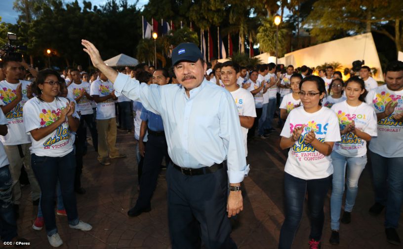 Daniel y Rosario conmemoran 39 aniversario del tránsito a la inmortalidad del Comandante Carlos Fonseca