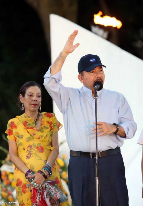 Daniel y Rosario conmemoran 39 aniversario del tránsito a la inmortalidad del Comandante Carlos Fonseca