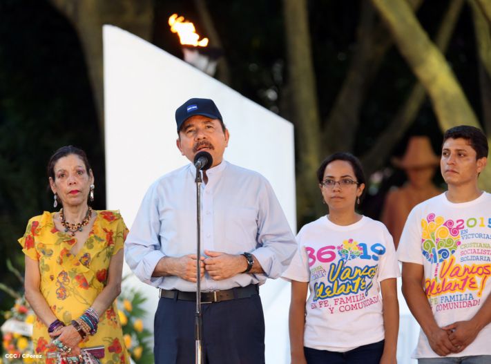 Daniel y Rosario conmemoran 39 aniversario del tránsito a la inmortalidad del Comandante Carlos Fonseca