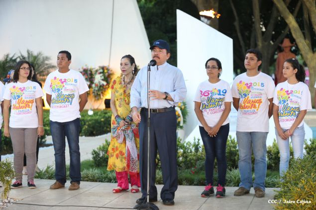 Daniel y Rosario conmemoran 39 aniversario del tránsito a la inmortalidad del Comandante Carlos Fonseca