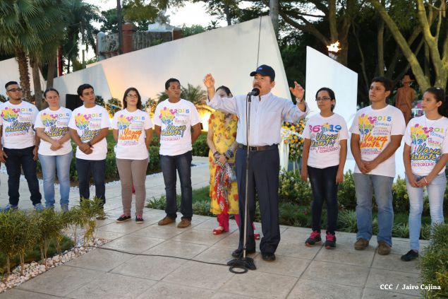 Daniel y Rosario conmemoran 39 aniversario del tránsito a la inmortalidad del Comandante Carlos Fonseca