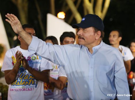 Daniel y Rosario conmemoran 39 aniversario del tránsito a la inmortalidad del Comandante Carlos Fonseca