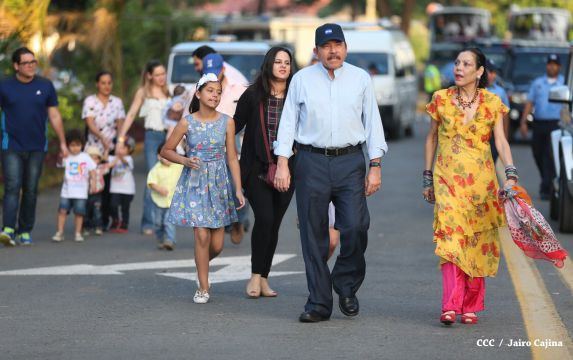 Daniel y Rosario conmemoran 39 aniversario del tránsito a la inmortalidad del Comandante Carlos Fonseca