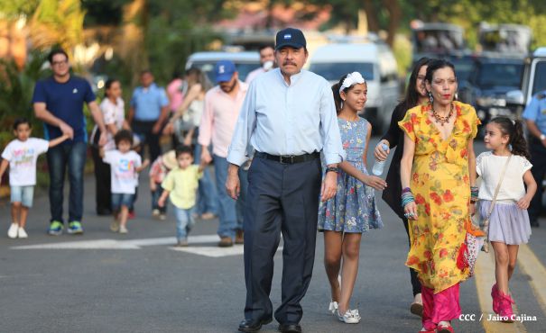 Daniel y Rosario conmemoran 39 aniversario del tránsito a la inmortalidad del Comandante Carlos Fonseca