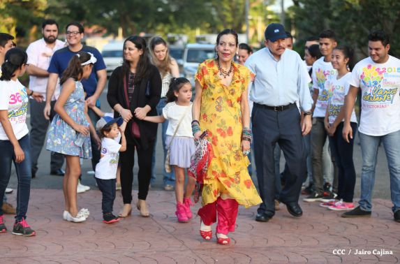 Daniel y Rosario conmemoran 39 aniversario del tránsito a la inmortalidad del Comandante Carlos Fonseca