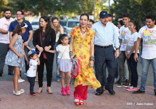 Daniel y Rosario conmemoran 39 aniversario del tránsito a la inmortalidad del Comandante Carlos Fonseca
