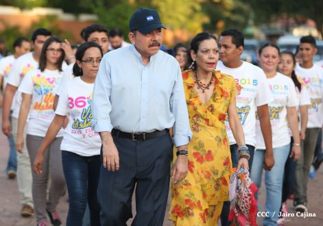 Daniel y Rosario conmemoran 39 aniversario del tránsito a la inmortalidad del Comandante Carlos Fonseca