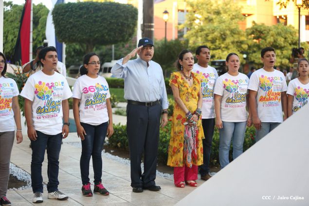 Daniel y Rosario conmemoran 39 aniversario del tránsito a la inmortalidad del Comandante Carlos Fonseca