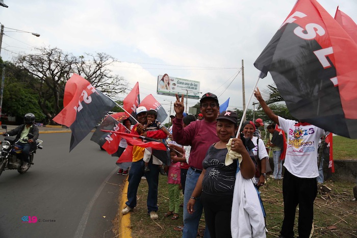 Familias de Managua saludan a delegaciones que participan en Petrocaribe