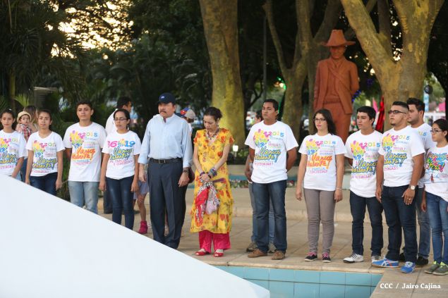 Daniel y Rosario conmemoran 39 aniversario del tránsito a la inmortalidad del Comandante Carlos Fonseca