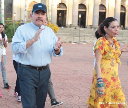 Daniel y Rosario conmemoran 39 aniversario del tránsito a la inmortalidad del Comandante Carlos Fonseca