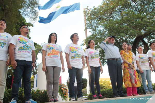 Daniel y Rosario conmemoran 39 aniversario del tránsito a la inmortalidad del Comandante Carlos Fonseca