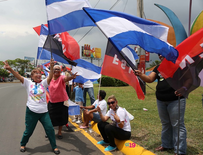 Familias de Managua saludan a delegaciones que participan en Petrocaribe