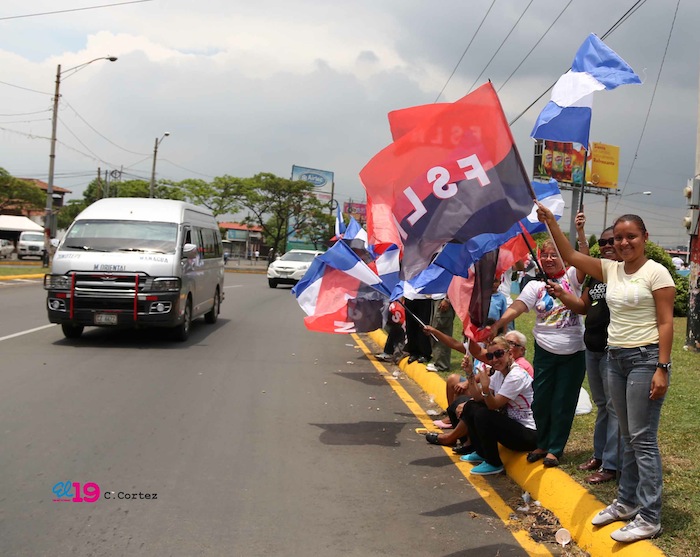 Familias de Managua saludan a delegaciones que participan en Petrocaribe