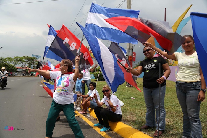 Familias de Managua saludan a delegaciones que participan en Petrocaribe