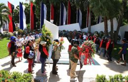 Nicaragüenses continúan rindiendo tributo al Comandante Carlos Fonseca