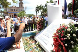 Nicaragüenses continúan rindiendo tributo al Comandante Carlos Fonseca