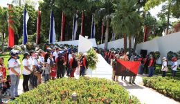 Nicaragüenses continúan rindiendo tributo al Comandante Carlos Fonseca