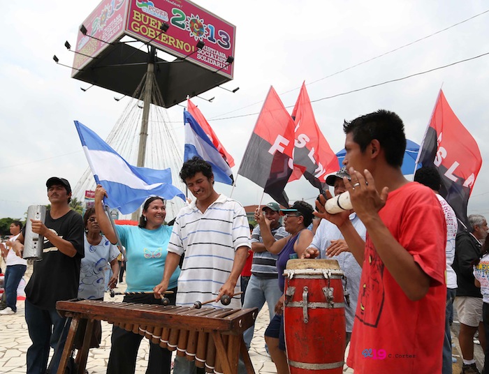 Familias de Managua saludan a delegaciones que participan en Petrocaribe